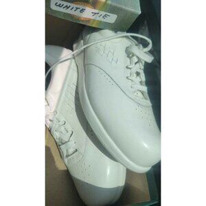 NEW Womens Size 9.5 S (Nine and a Half) SAS White Leather Shoes
